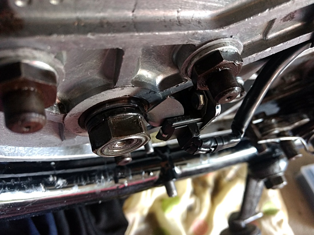 Impulsator z czujnikiem halla do zapłonu w Junaku.